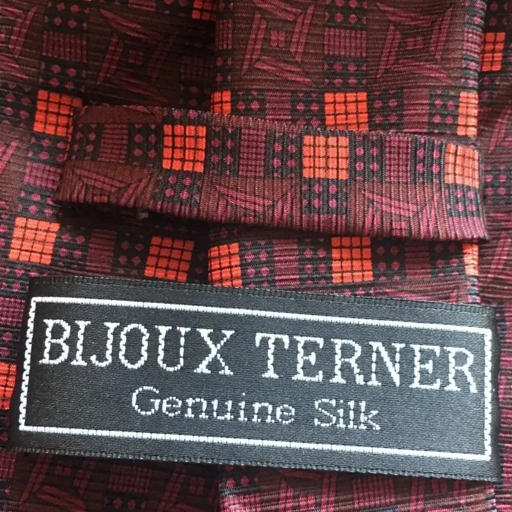 Bijoux Terner red and blue geometric pattern necktie